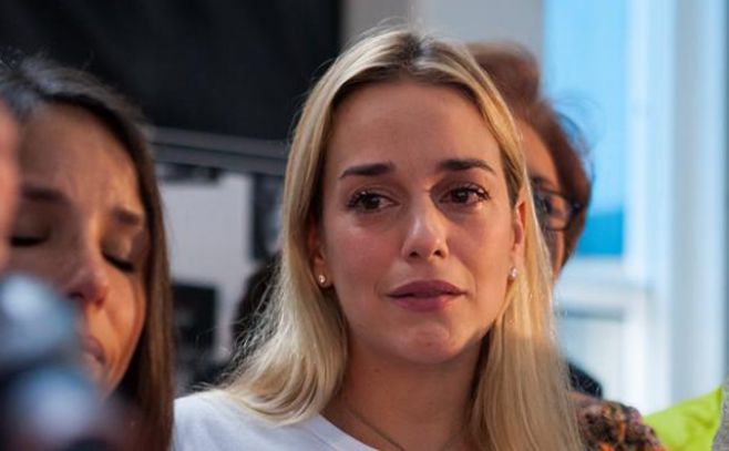 La mujer de Leopoldo López: "Me quieren matar, lo denuncio"