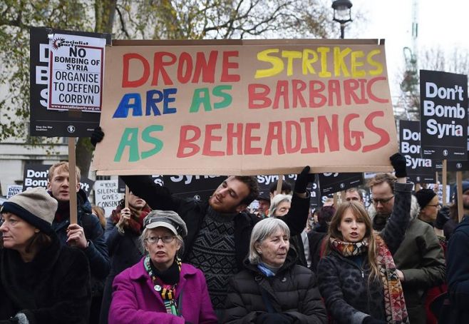 Cientos de británicos protestan en Londres contra ataque a Siria. EFE