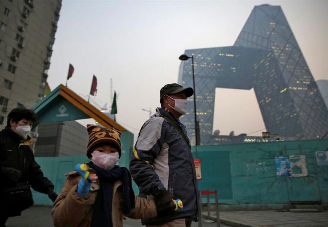 Pekín emite su primera alerta roja por contaminación. EFE