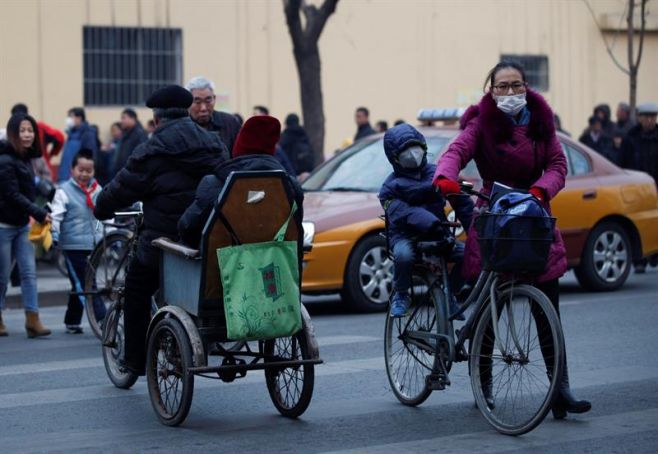 Pekín emite su primera alerta roja por contaminación. EFE