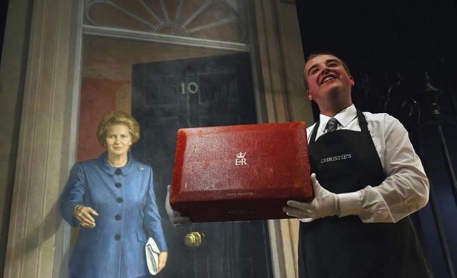 Subasta de objetos de Thatcher develan sus secretos