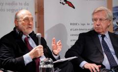 Stiglitz llama a redefinir rol de bancos multilaterales