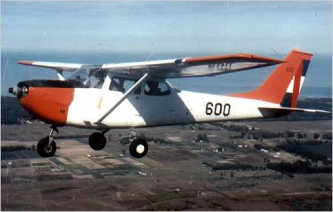 Avin Cessna T 41 . ©Foto Fuerza Aerea Uruguaya