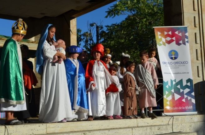 Círculo Católico recibe la Navidad con un pesebre viviente