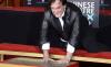 Tarantino deja sus huellas en el Teatro Chino de Hollywood Tarantino deja sus huellas en el Teatro Chino de Hollywood