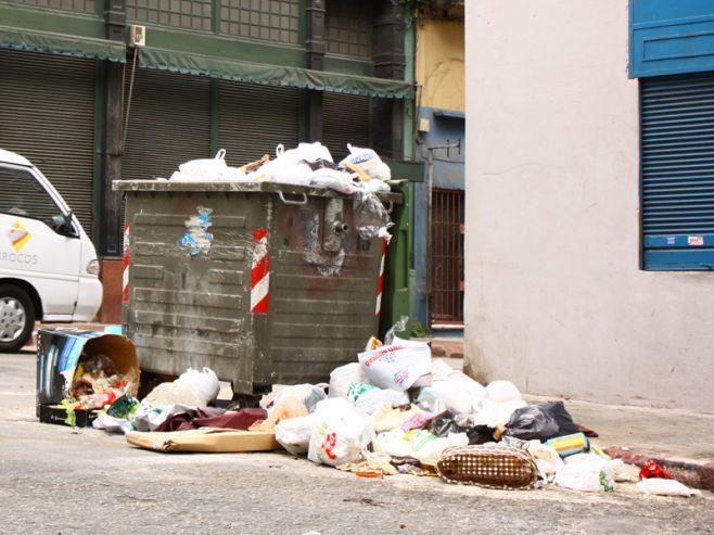 Continúan los retrasos en la recolección de la basura