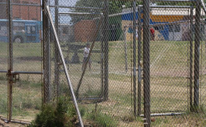 Cancha de ftbol e Iglesia. Manuel Jarovisky/El Espectador