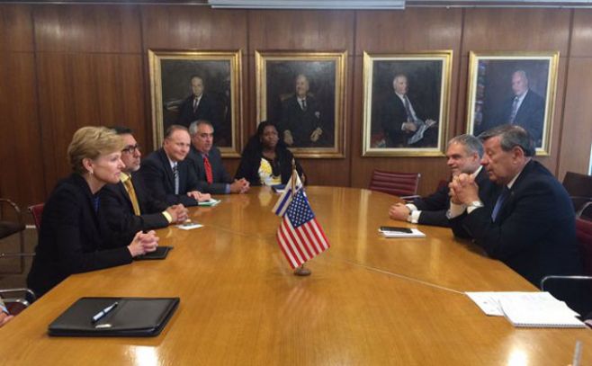 Principal asesora del secretario de Estado de EEUU visitó Uruguay. Foto: Twitter Embajada de EEUU en Uruguay