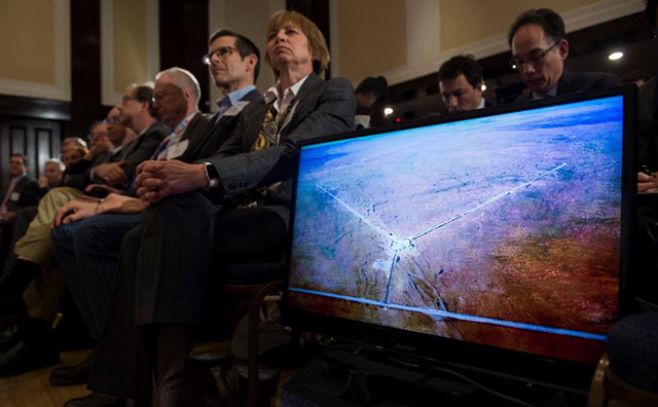 Vista del mapa generador por un detector de movimientos del proyecto LIGO durante la rueda de prensa sobre la demostracin de la existencia de las ondas gravitacionales.. EFE