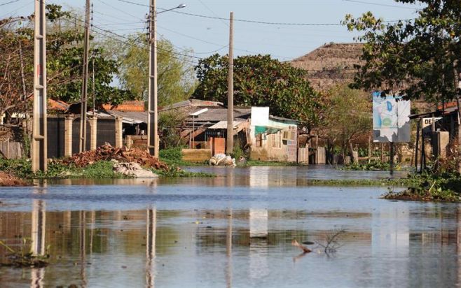 Unos 65.500 paraguayos, desplazados por las inundaciones. EFE