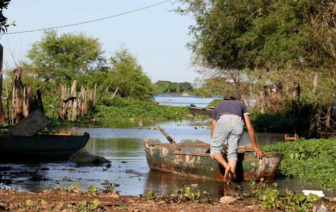 Unos 65.500 paraguayos, desplazados por las inundaciones. EFE