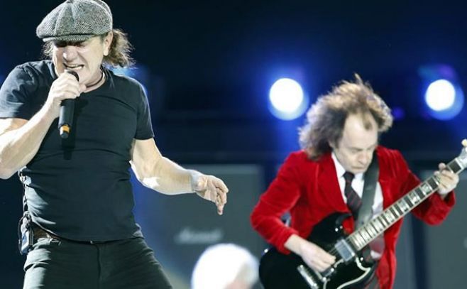 Brian Johnson, cantante de AC/DC, al borde de la sordera