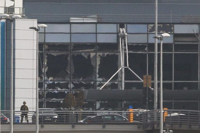 34 muertos en los atentados en el aeropuerto y el metro de Bruselas. EFE