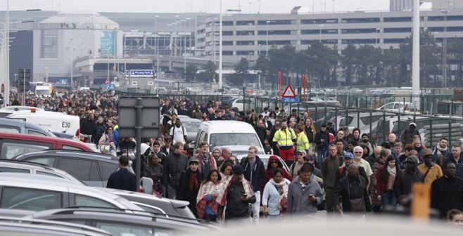 34 muertos en los atentados en el aeropuerto y el metro de Bruselas. EFE