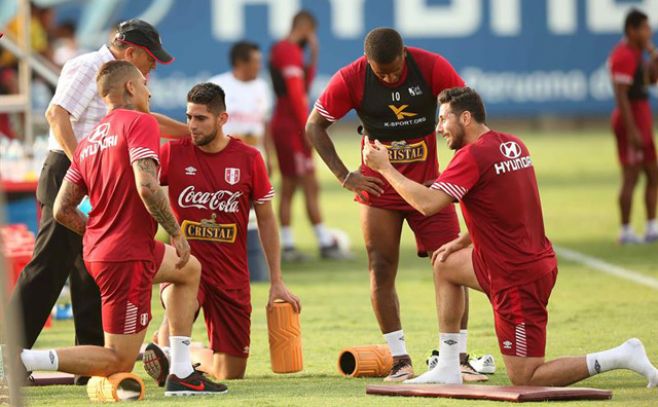 Los seleccionados peruanos entrenan de cara a la doble jornada de Eliminatorias Sudamericanas.. EFE Los seleccionados peruanos entrenan de cara a la doble jornada de Eliminatorias Sudamericanas.. EFE