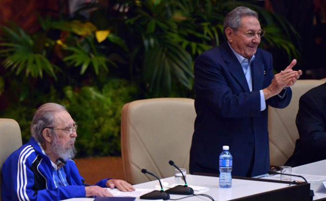 Raúl Castro seguirá siendo presidente de Cuba por 5 años más Raúl Castro seguirá siendo presidente de Cuba por 5 años más