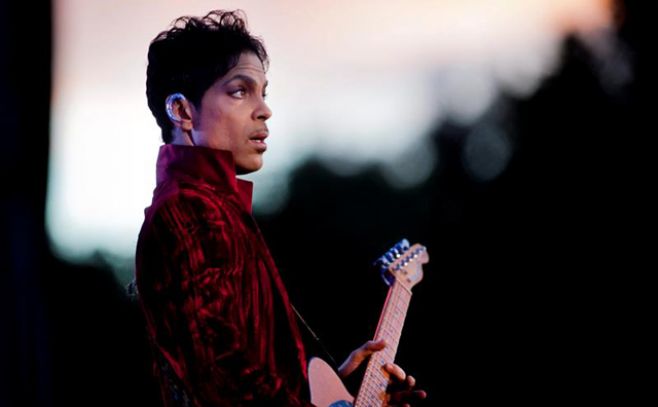 Músicos y famosos lamentan la muerte de Prince