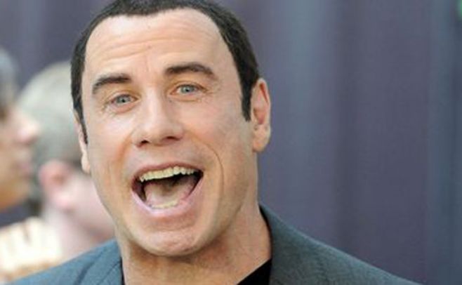 Travolta sorprendió comprando en panadería argentina