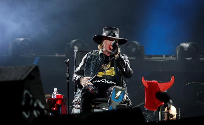 Así le fue a Axl Rose en su debut con AC/DC. EFE