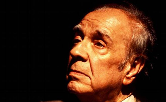 Borges: "El laberinto de su obra visionaria vive"