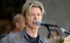 Subastan un mechón de pelo del cantante David Bowie