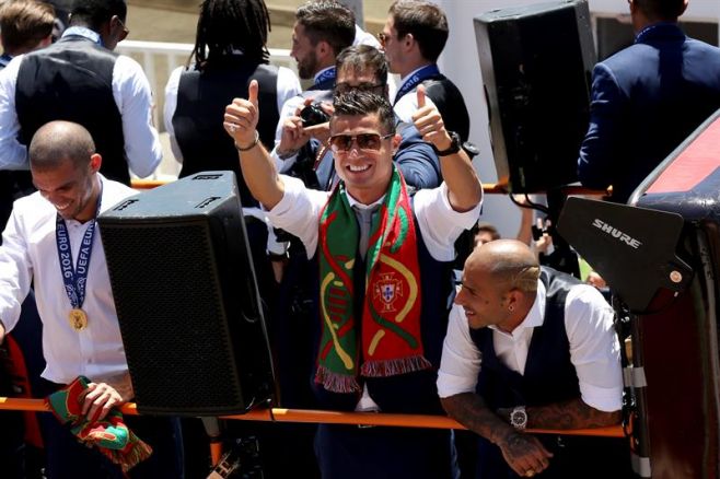 Cristiano y Messi, entre los 10 famosos que más ganan