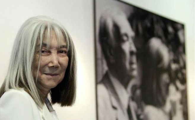 Kodama rinde "Homenaje a Borges" en un libro