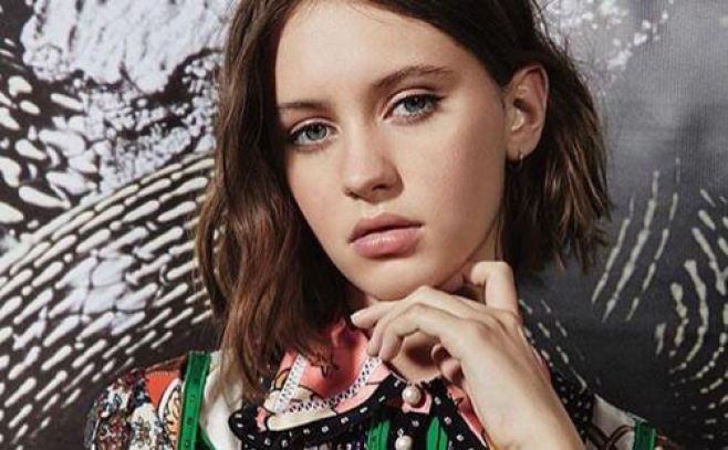 La hija de Jude Law debuta como modelo