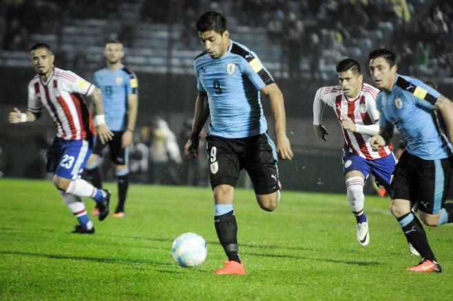 El alerta fue celeste: Uruguay goleó 4 a 0 a Paraguay. Javier Calvelo /adhocFOTOS