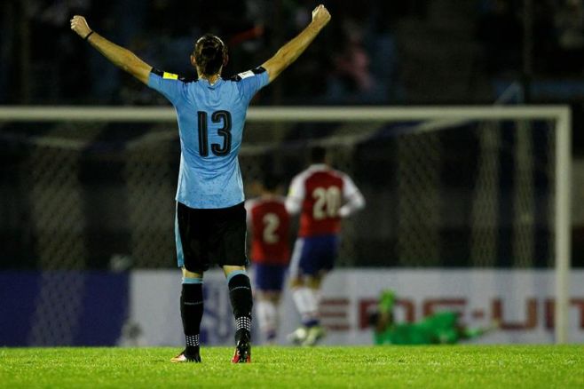 El alerta fue celeste: Uruguay goleó 4 a 0 a Paraguay. EFE