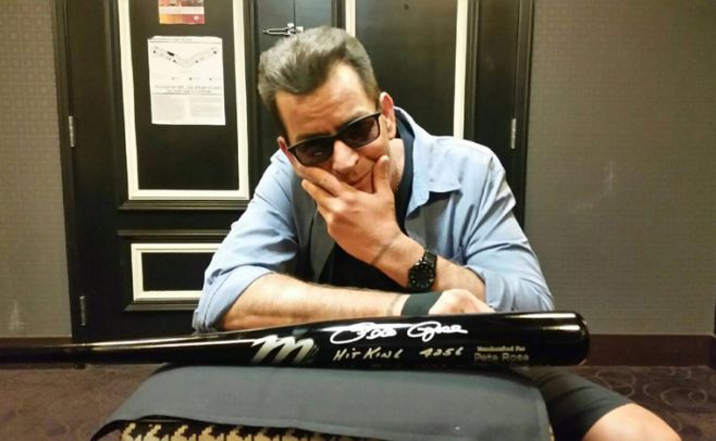 Así celebró el polémico Charlie Sheen un nuevo cumpleaños