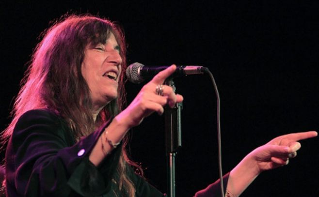 Patti Smith apaga la música en su nuevo libro