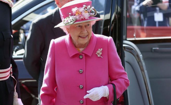 La reina Isabel II ofrece un nuevo empleo