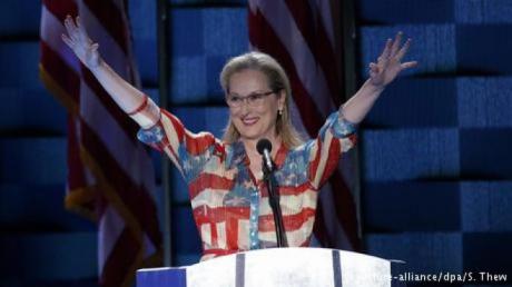 Meryl Streep alza la voz
Ante la amenaza de un posible gobierno de Donald Trump incluso la siempre apoltica Meryl Streep decidi entrar en campaa por los demcratas. Sobre los resultados de las elecciones parece no tener dudas: . Meryl Streep