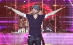 Bochornoso "playback" de Enrique Iglesias se vuelve viral