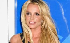 Britney Spears tiene una relación con un joven modelo