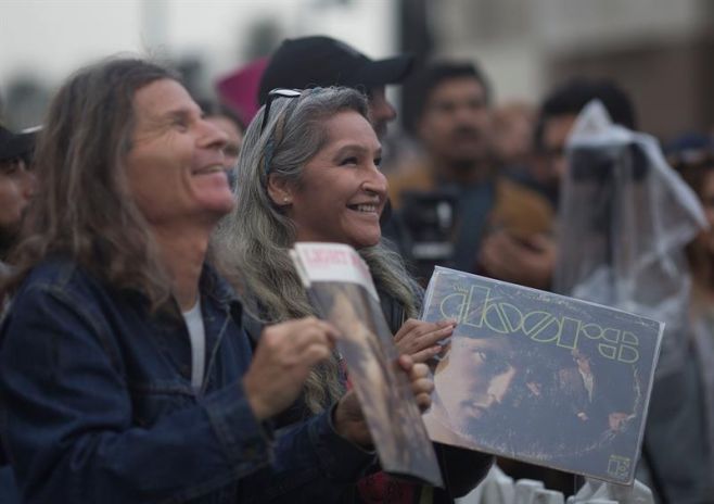  Fanticos de la banda de rock estadounidense The Doors se renen para participa de un homenaje a la banda.. EFE