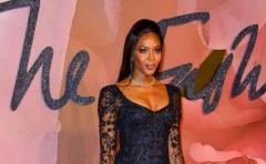 Naomi Campbell recurrirá a la hipnosis para dejar de fumar