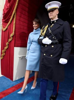 El look elegido por Melania Trump para la asunción