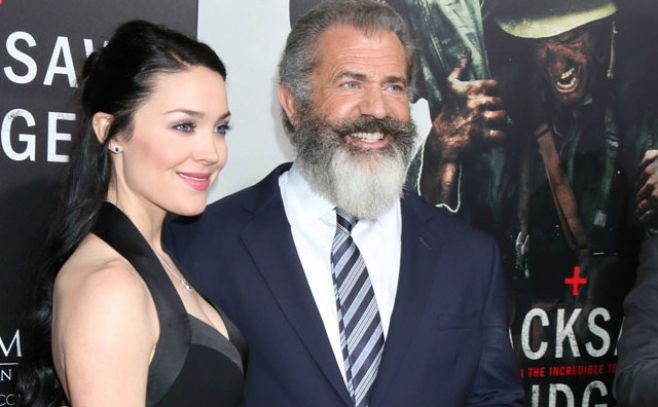 Mel Gibson y Rosalind Ross. Bang Showbiz