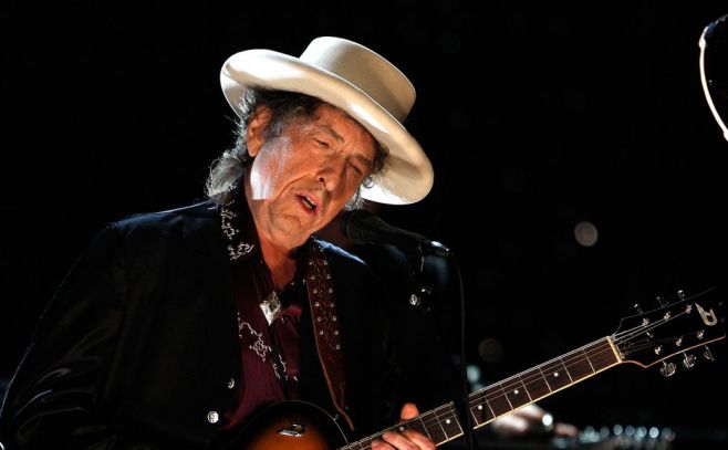 Dylan estrena cover de Frank Sinatra y adelanta nuevo disco