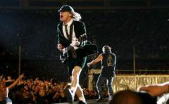 El recibimiento de ACDC a Guns n' Roses en Australia