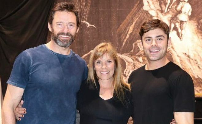  Hugh Jackman, la madre de Zac Efron y Zac Efron.. Instagram Zac Efron