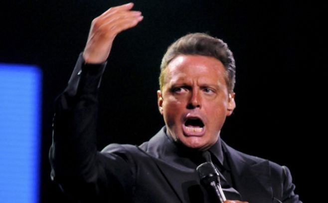 Luis Miguel reaparece renovado junto a sus fans