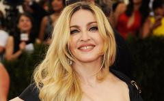 Madonna feliz con sus cuatro hijos adoptados