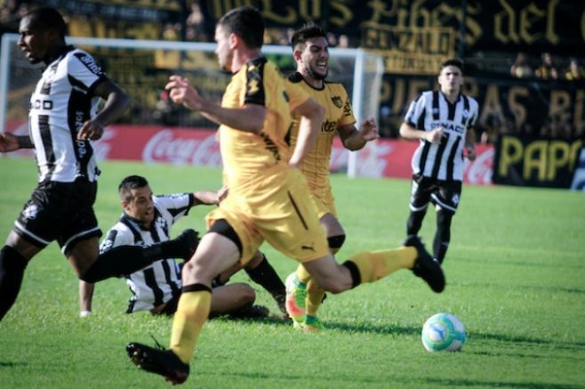 Peñarol ganó, gustó y goleó