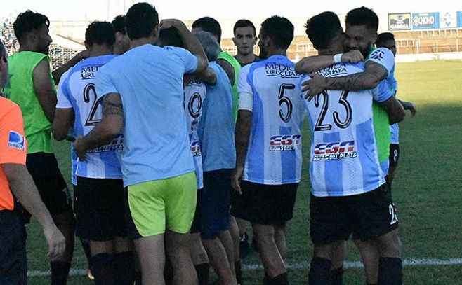 Ganó Cerro y es único líder