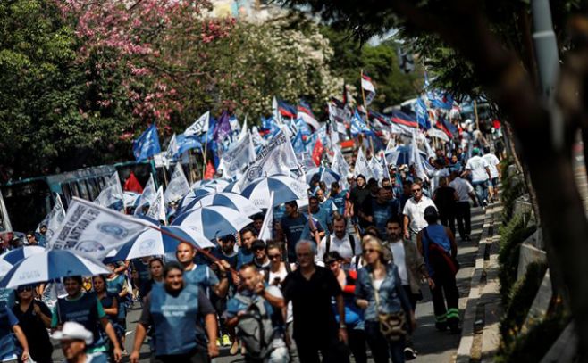 Masiva movilización contra Mauricio Macri en Argentina