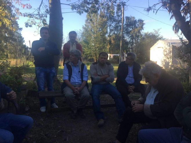 Gremiales lecheras se reunieron con Mujica