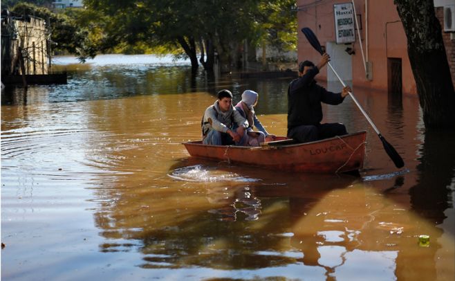 Pese a la inundación en Salto, las termas siguen funcionando